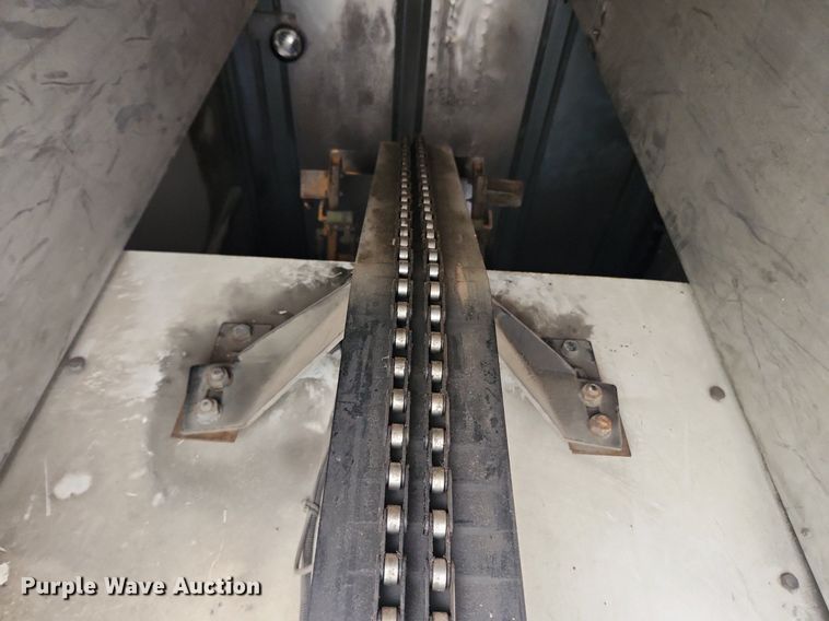 image for item LX9616 2007 International 4400  box truck