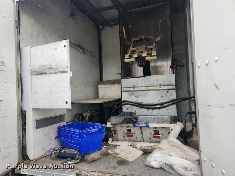 image for item LX9616 2007 International 4400  box truck