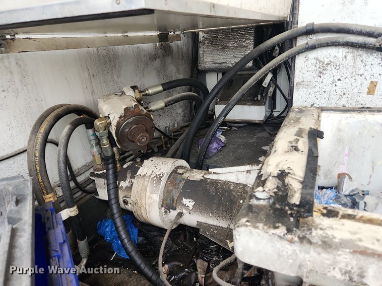 image for item LX9616 2007 International 4400  box truck