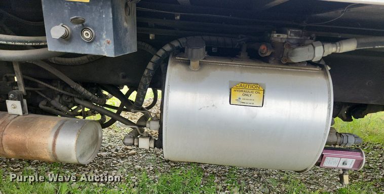 image for item LX9616 2007 International 4400  box truck