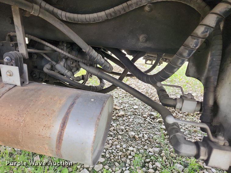 image for item LX9616 2007 International 4400  box truck