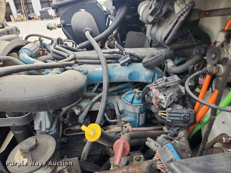 image for item LX9616 2007 International 4400  box truck