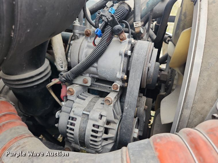 image for item LX9616 2007 International 4400  box truck