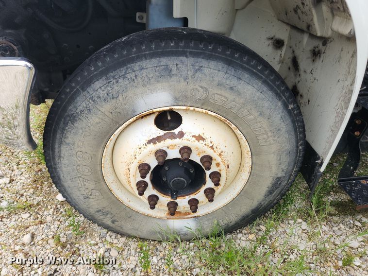 image for item LX9616 2007 International 4400  box truck