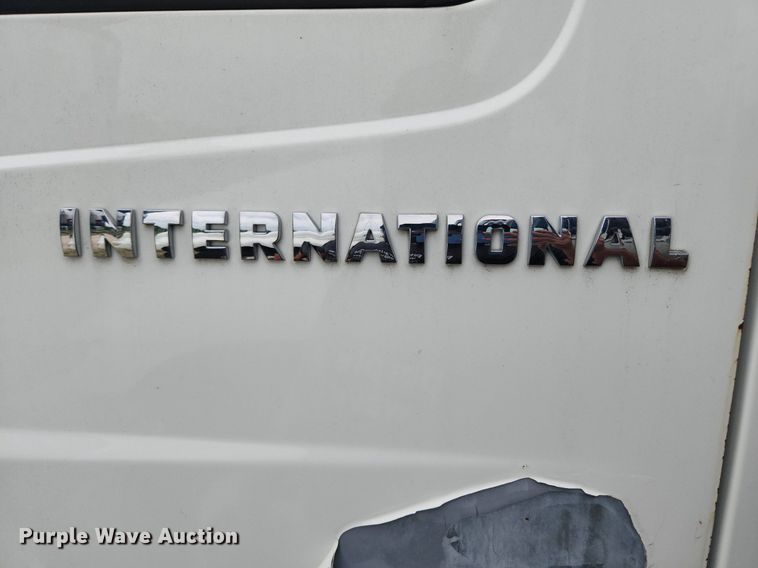 image for item LX9616 2007 International 4400  box truck