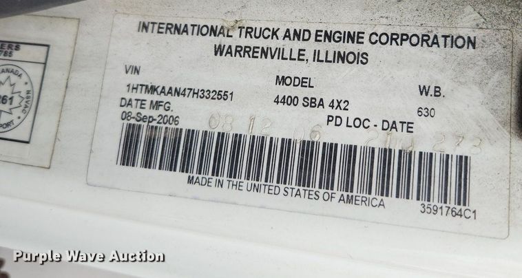 image for item LX9616 2007 International 4400  box truck