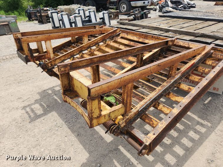 image for item LX9630 2004 Holden HCZ24KT  equipment trailer