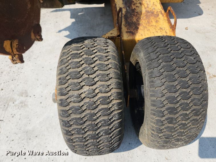 image for item LX9637 2002 Vermeer V2050  root cutter