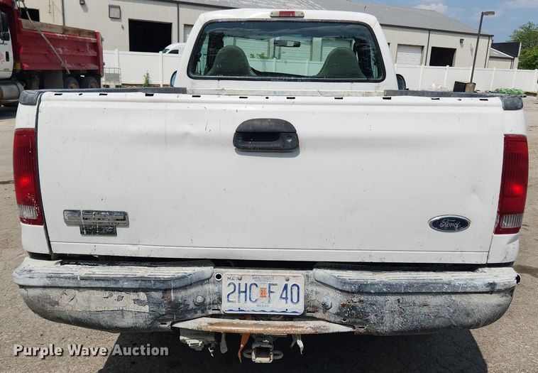 image for item LX9640 2005 Ford F250 Super Duty XL  pickup truck