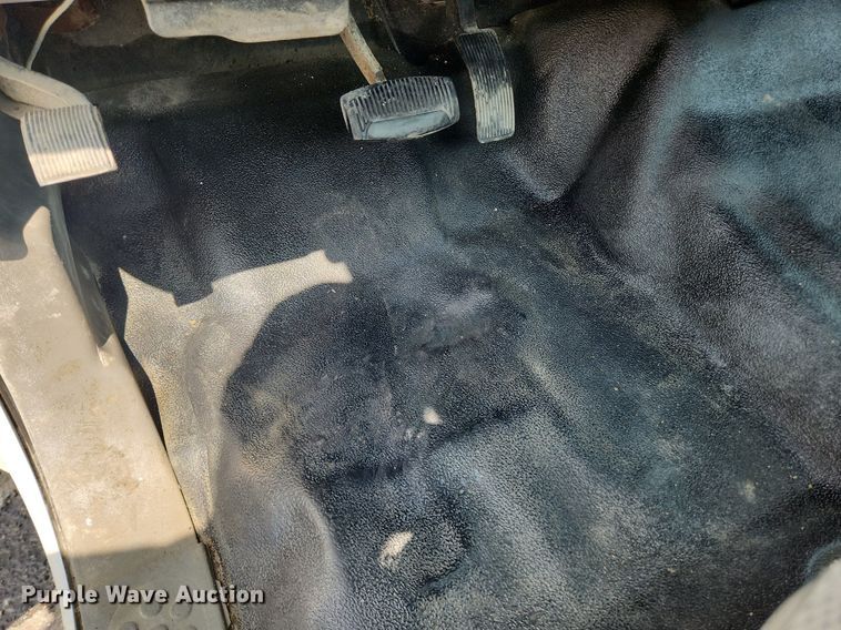 image for item LX9640 2005 Ford F250 Super Duty XL  pickup truck