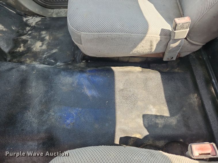 image for item LX9640 2005 Ford F250 Super Duty XL  pickup truck