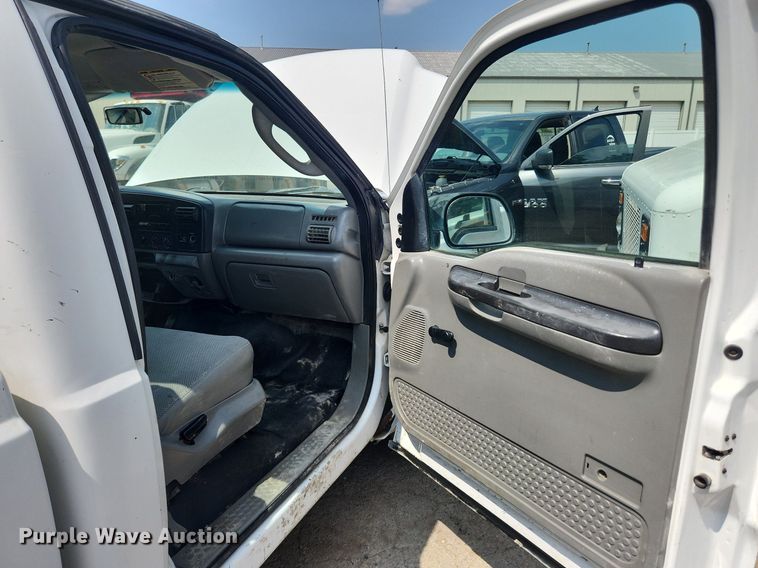 image for item LX9640 2005 Ford F250 Super Duty XL  pickup truck