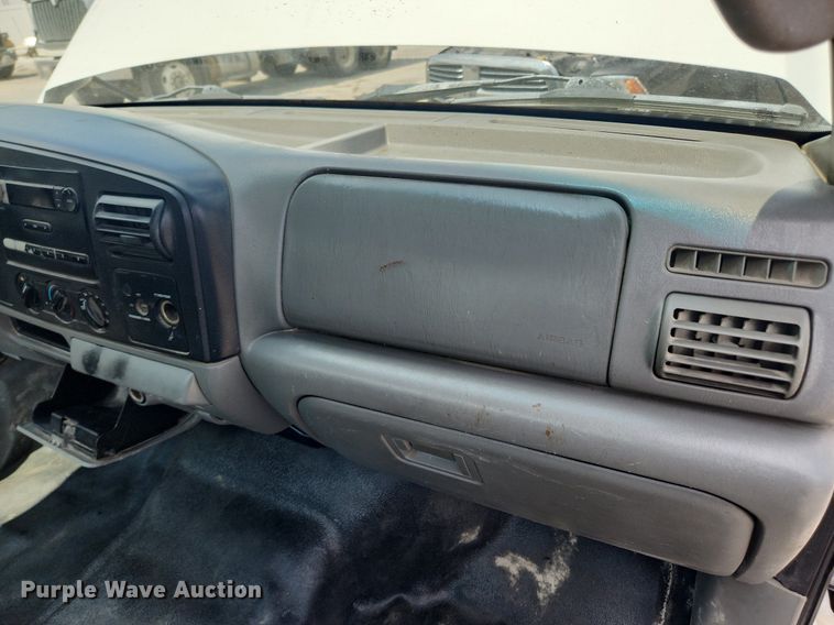 image for item LX9640 2005 Ford F250 Super Duty XL  pickup truck