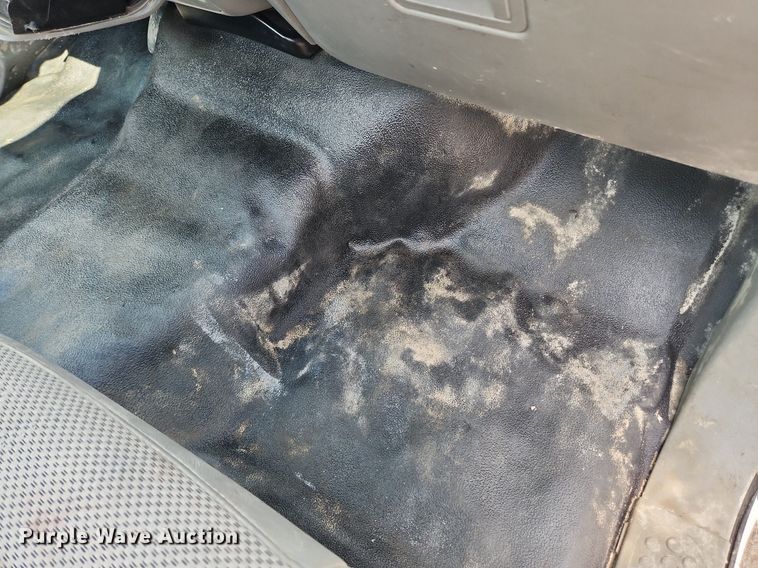 image for item LX9640 2005 Ford F250 Super Duty XL  pickup truck