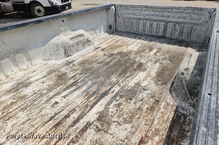 image for item LX9640 2005 Ford F250 Super Duty XL  pickup truck