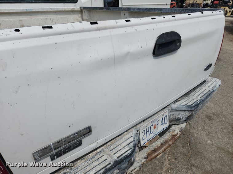 image for item LX9640 2005 Ford F250 Super Duty XL  pickup truck