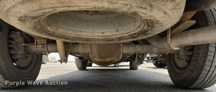 image for item LX9640 2005 Ford F250 Super Duty XL  pickup truck