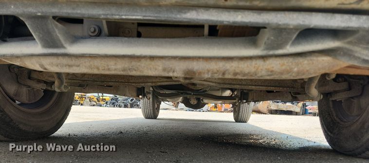 image for item LX9640 2005 Ford F250 Super Duty XL  pickup truck