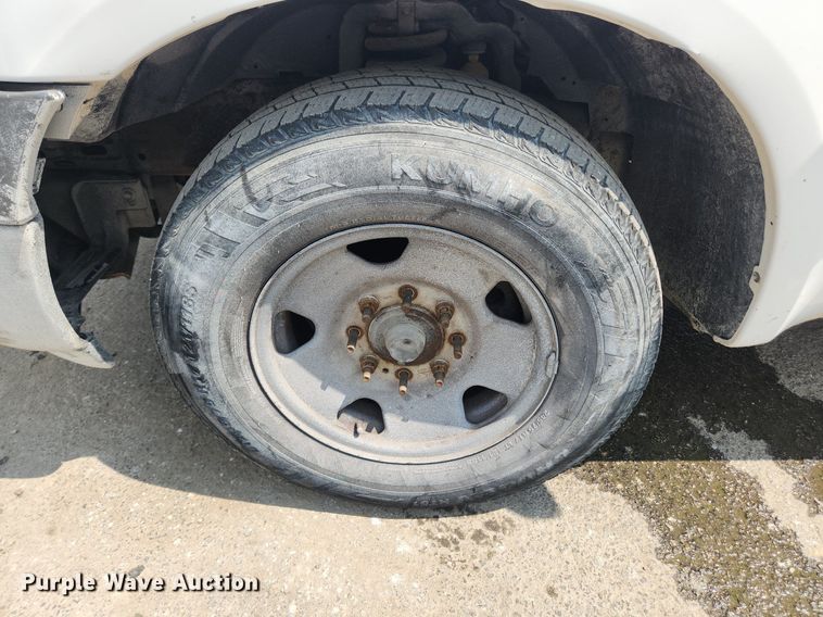 image for item LX9640 2005 Ford F250 Super Duty XL  pickup truck