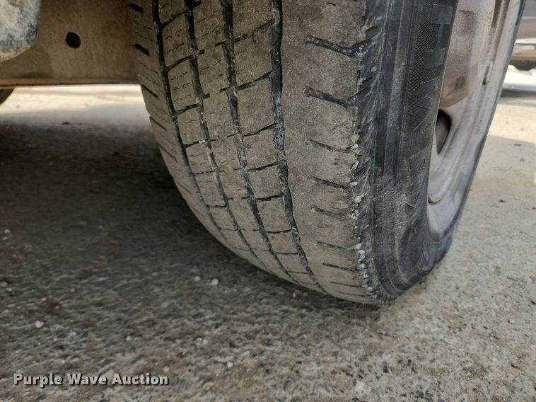 image for item LX9640 2005 Ford F250 Super Duty XL  pickup truck