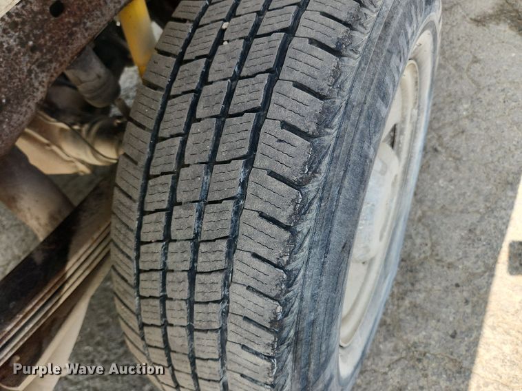 image for item LX9640 2005 Ford F250 Super Duty XL  pickup truck