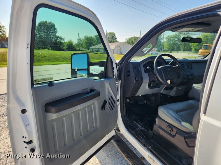 image for item LX9676 2012 Ford F450 Super Duty XL  utility / service truck