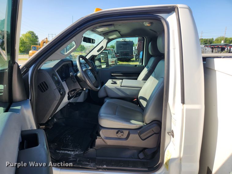 image for item LX9676 2012 Ford F450 Super Duty XL  utility / service truck