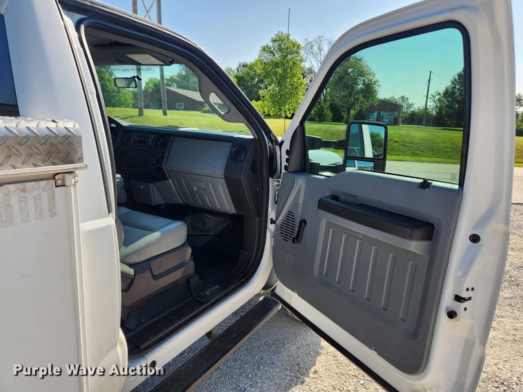 image for item LX9676 2012 Ford F450 Super Duty XL  utility / service truck