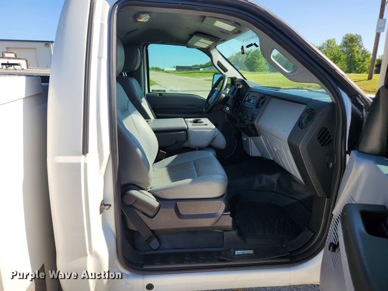 image for item LX9676 2012 Ford F450 Super Duty XL  utility / service truck