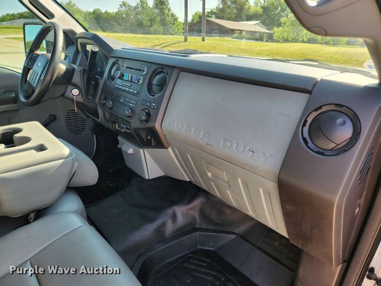 image for item LX9676 2012 Ford F450 Super Duty XL  utility / service truck