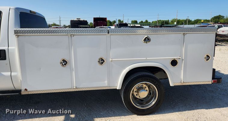 image for item LX9676 2012 Ford F450 Super Duty XL  utility / service truck