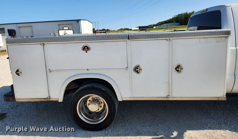 image for item LX9676 2012 Ford F450 Super Duty XL  utility / service truck