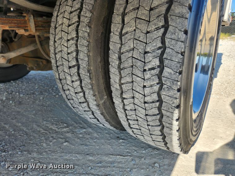 image for item LX9676 2012 Ford F450 Super Duty XL  utility / service truck