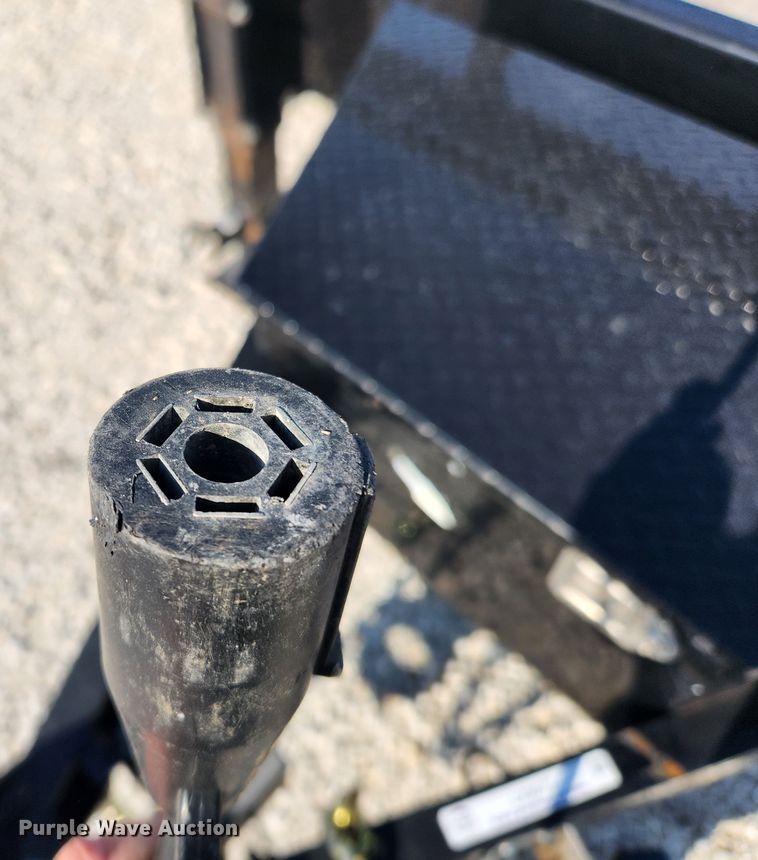 image for item LX9677 2020 H&H H10220HDL-140  equipment trailer