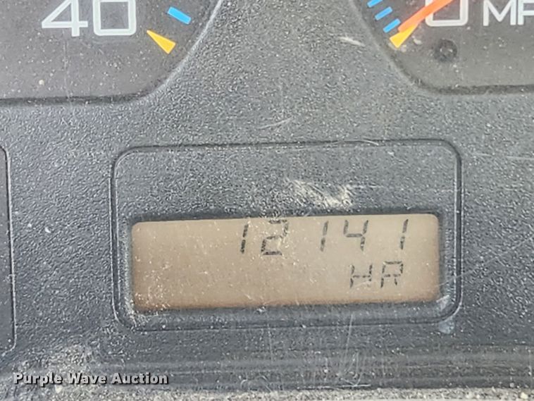 image for item LX9678 2003 International 4300  truck cab and chassis