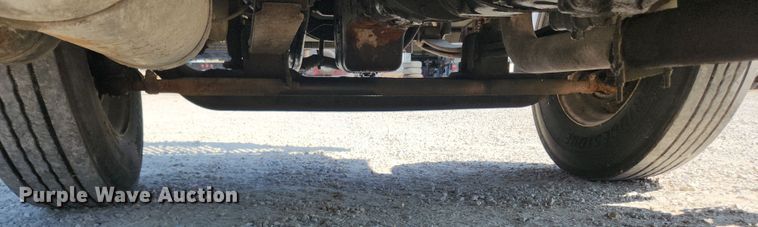 image for item LX9678 2003 International 4300  truck cab and chassis