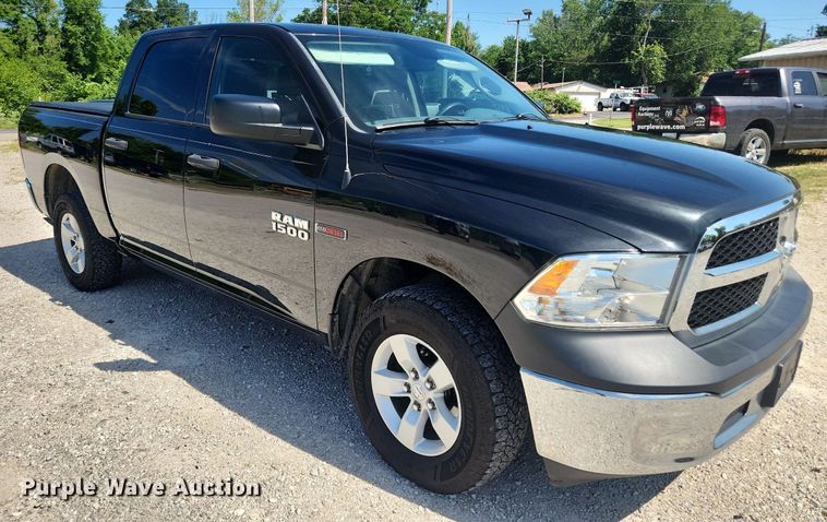 image for item LX9682 2016 Dodge Ram 1500  Crew Cab pickup truck