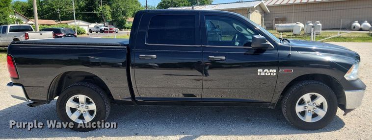 image for item LX9682 2016 Dodge Ram 1500  Crew Cab pickup truck