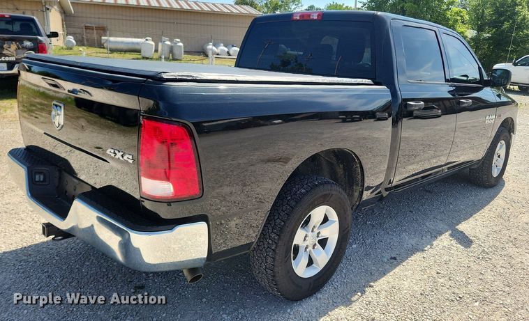 image for item LX9682 2016 Dodge Ram 1500  Crew Cab pickup truck