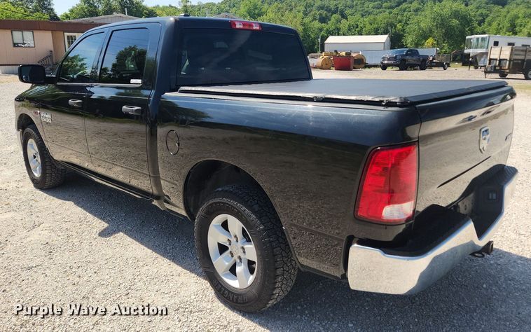 image for item LX9682 2016 Dodge Ram 1500  Crew Cab pickup truck