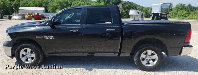 image for item LX9682 2016 Dodge Ram 1500  Crew Cab pickup truck