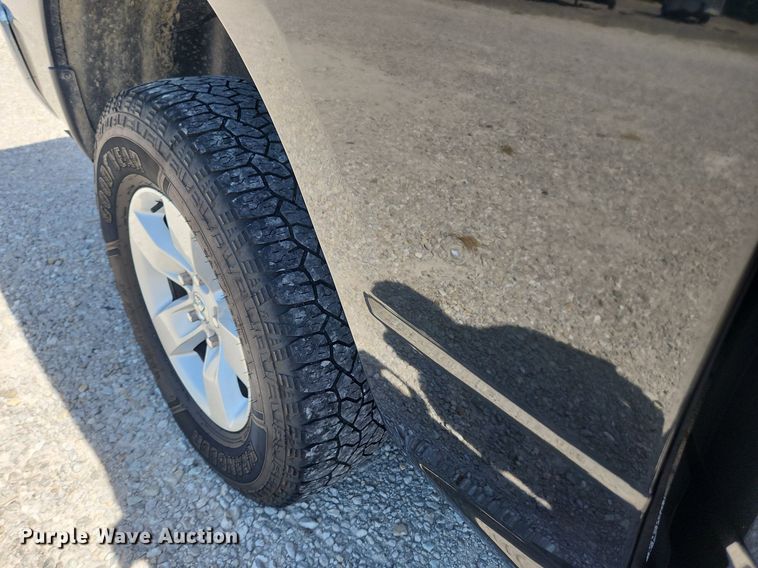 image for item LX9682 2016 Dodge Ram 1500  Crew Cab pickup truck