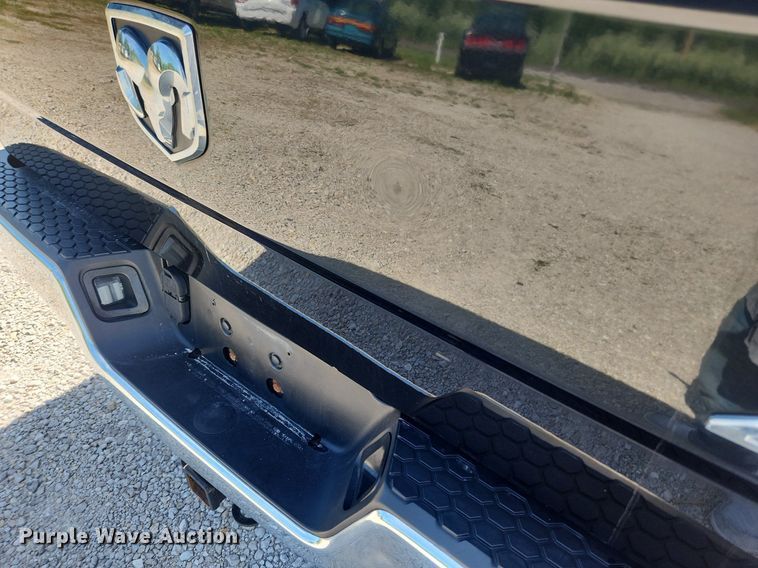 image for item LX9682 2016 Dodge Ram 1500  Crew Cab pickup truck