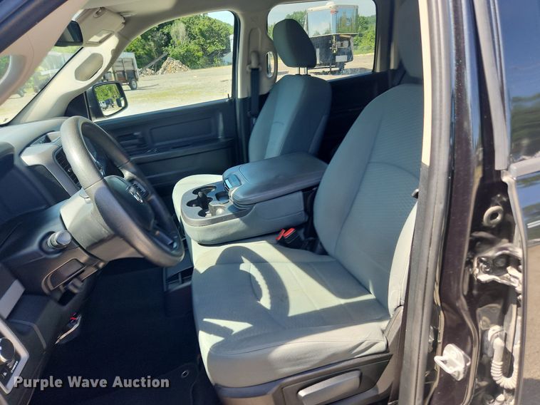 image for item LX9682 2016 Dodge Ram 1500  Crew Cab pickup truck