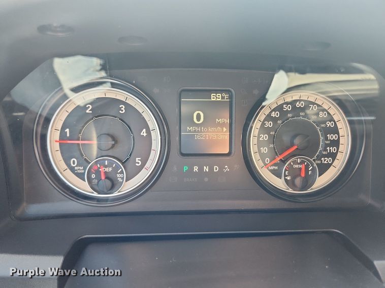 image for item LX9682 2016 Dodge Ram 1500  Crew Cab pickup truck