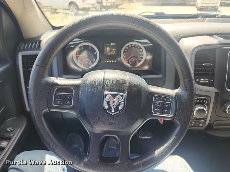 image for item LX9682 2016 Dodge Ram 1500  Crew Cab pickup truck