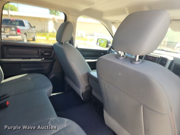 image for item LX9682 2016 Dodge Ram 1500  Crew Cab pickup truck