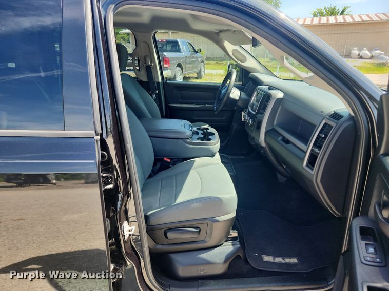 image for item LX9682 2016 Dodge Ram 1500  Crew Cab pickup truck