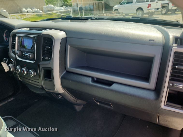 image for item LX9682 2016 Dodge Ram 1500  Crew Cab pickup truck