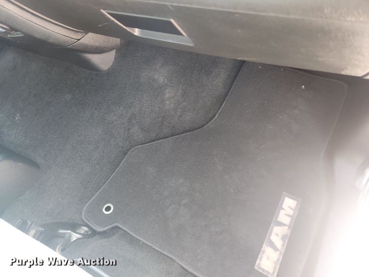 image for item LX9682 2016 Dodge Ram 1500  Crew Cab pickup truck